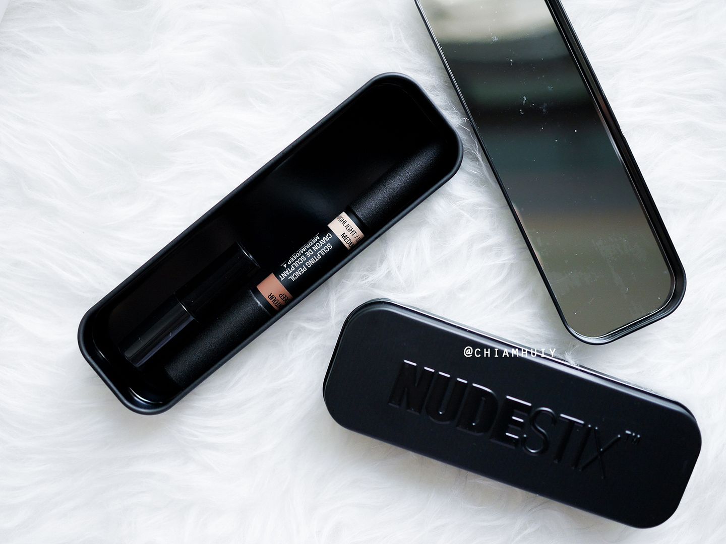 NUDESTIX%20CONTOUR%20AND%20HIGHLIGHT3