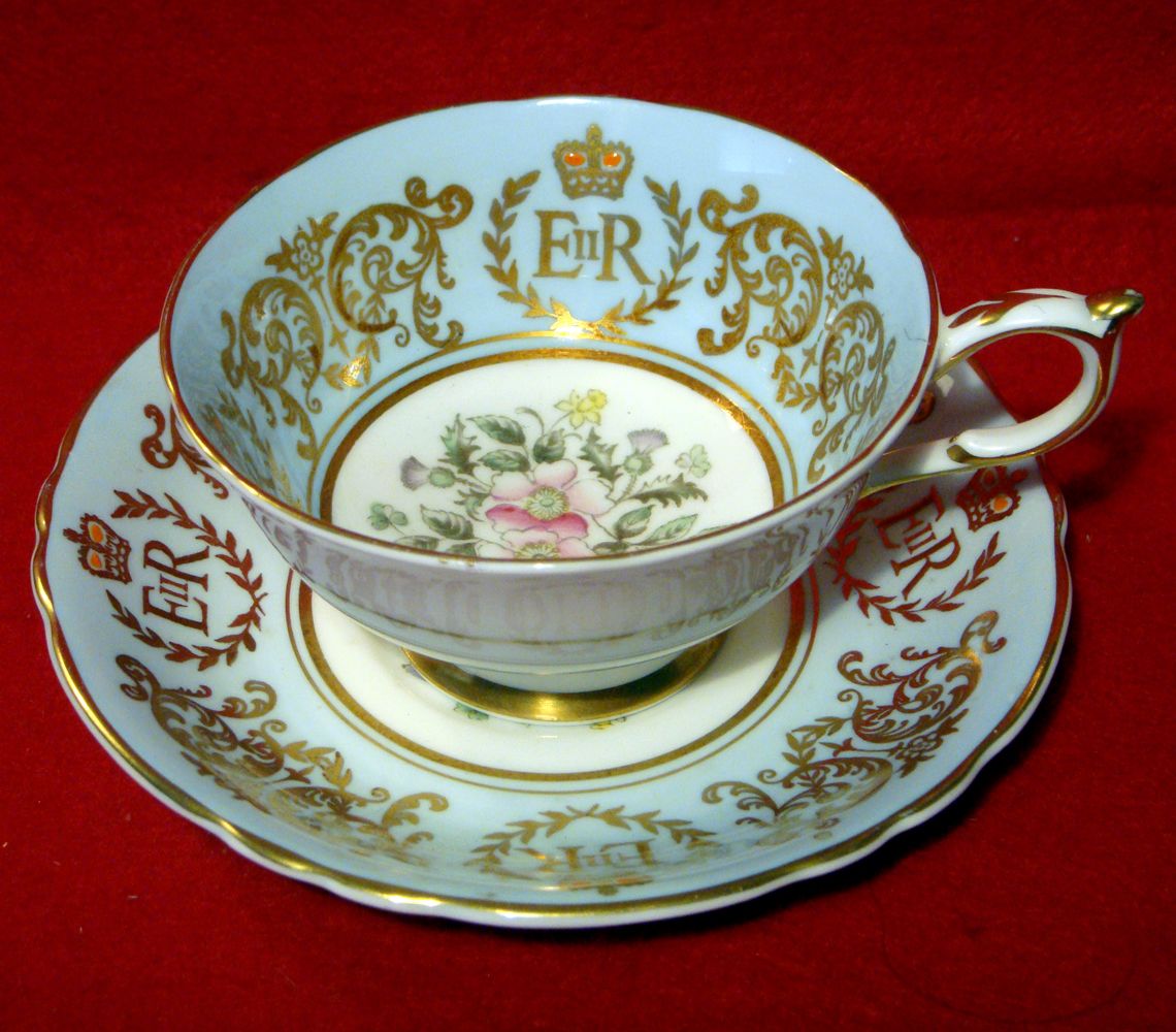VINTAGE PARAGON FINE BONE CHINA TEA CUP & SAUCER QUEEN ELIZABETH CORONATION