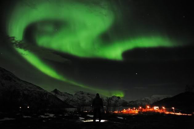 Erupción solar trae bella aurora. Erupción solar trae bella aurora.