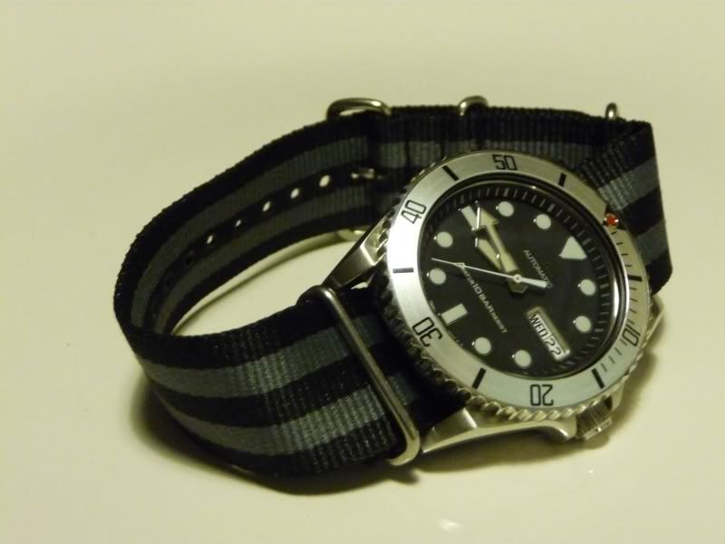 Skx031 bezel insert discount size