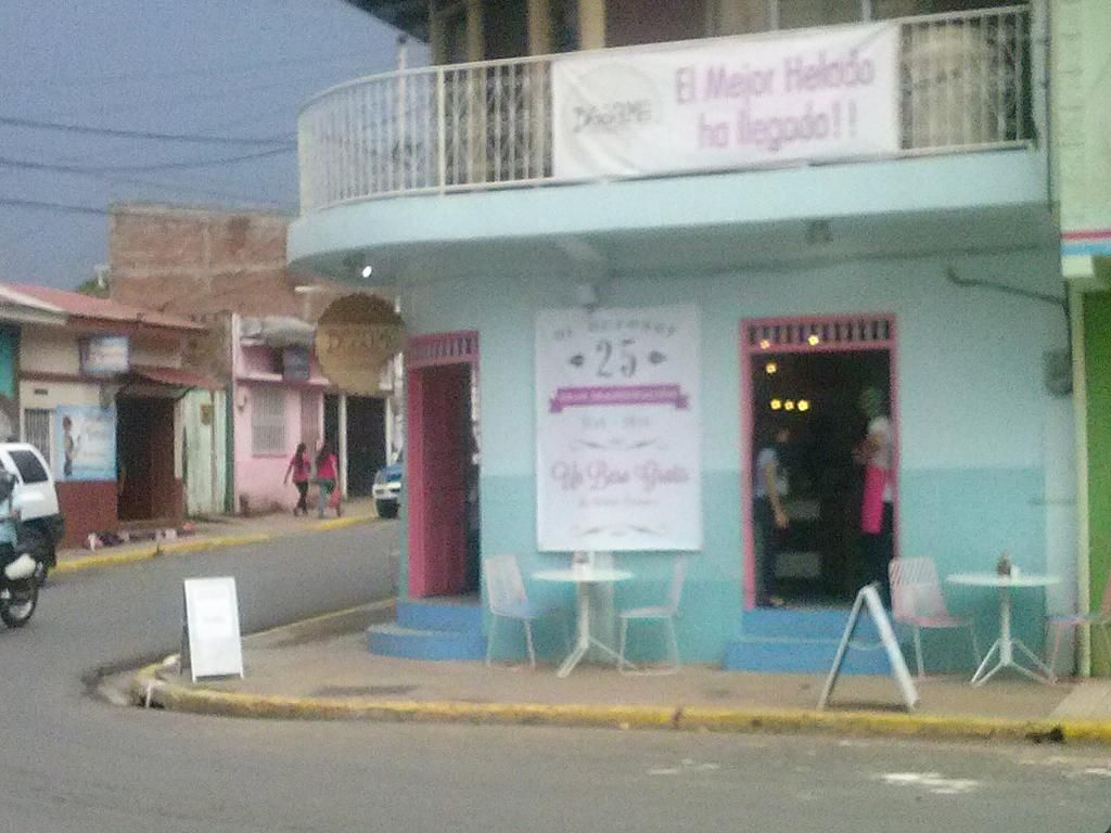 me encontre un blackberry pero esta reportado