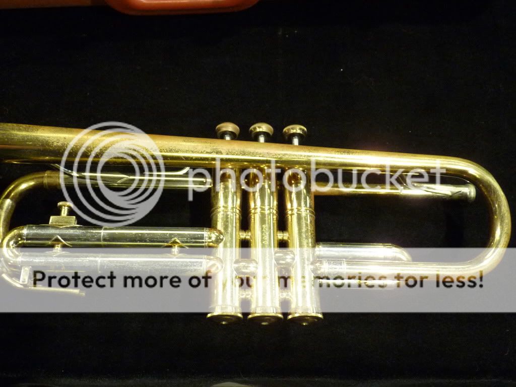   Two Tone YORK 75 Bb Trumpet w/ Mouth Piece in Padded Hard Case Student