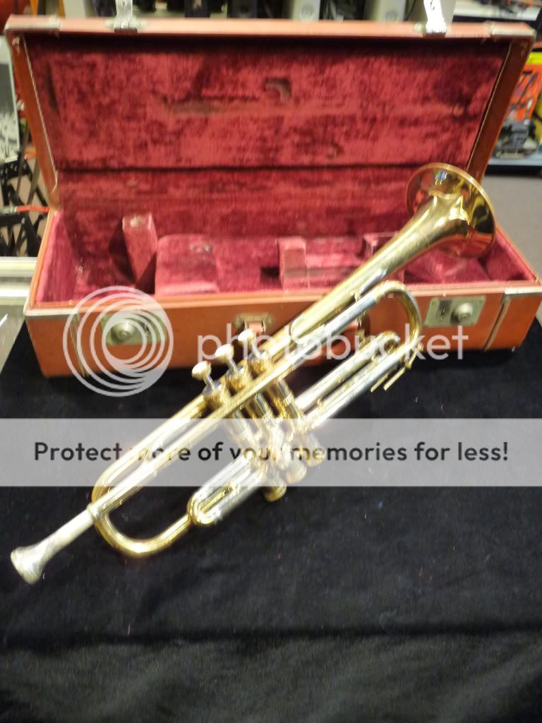   Two Tone YORK 75 Bb Trumpet w/ Mouth Piece in Padded Hard Case Student